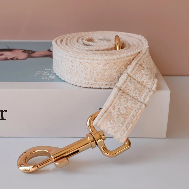 Collier pour Chien en Dentelle Crème – Gravure Prénom & Laisse Assortie - Noble Truffe
