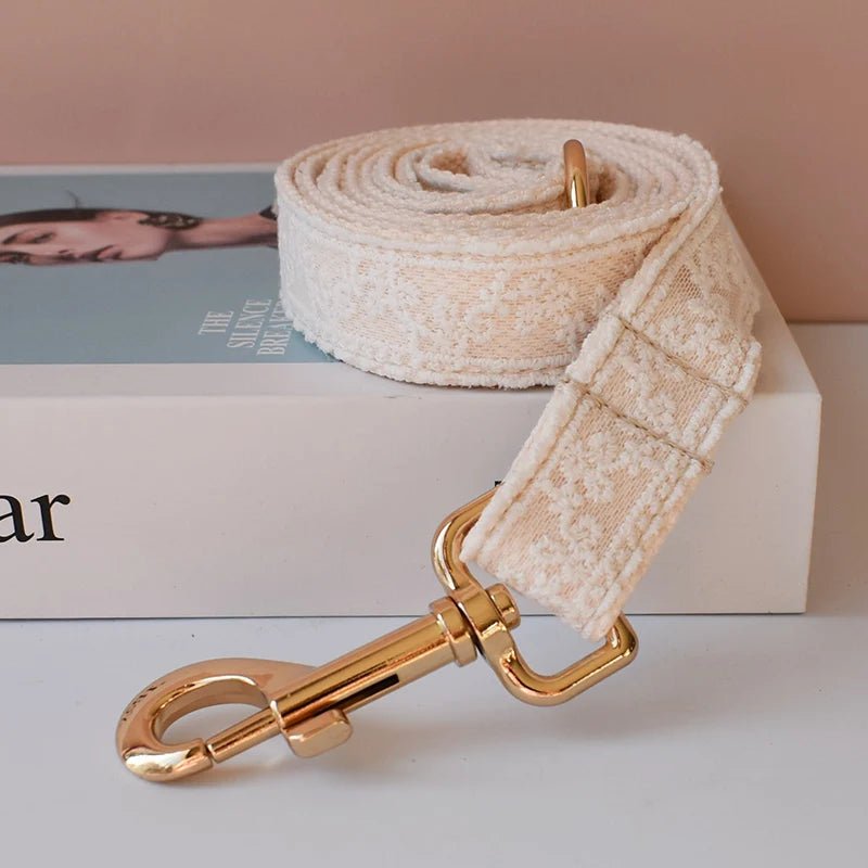 Collier pour Chien en Dentelle Crème – Gravure Prénom & Laisse Assortie - Noble Truffe