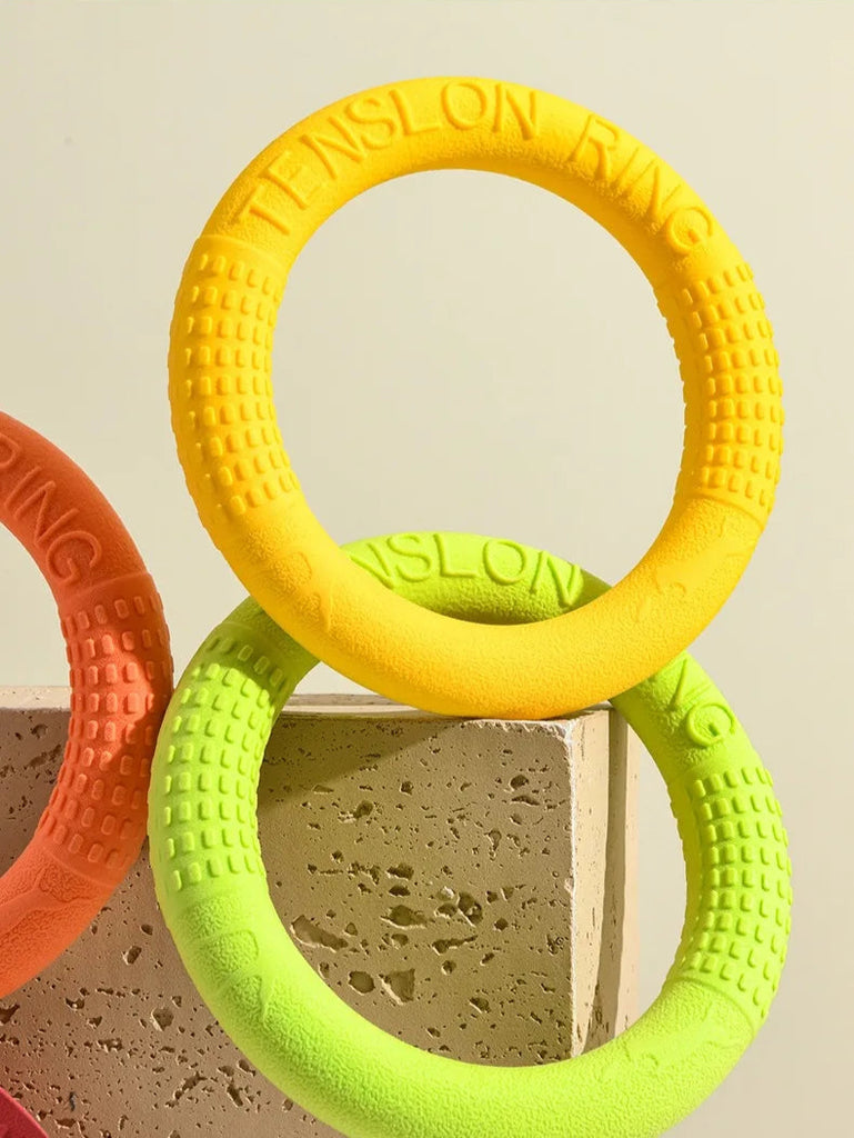 Anneau AeroTruffe™ jaune mesurant 185 mm de diamètre extérieur, idéal pour petits et grands chiens.