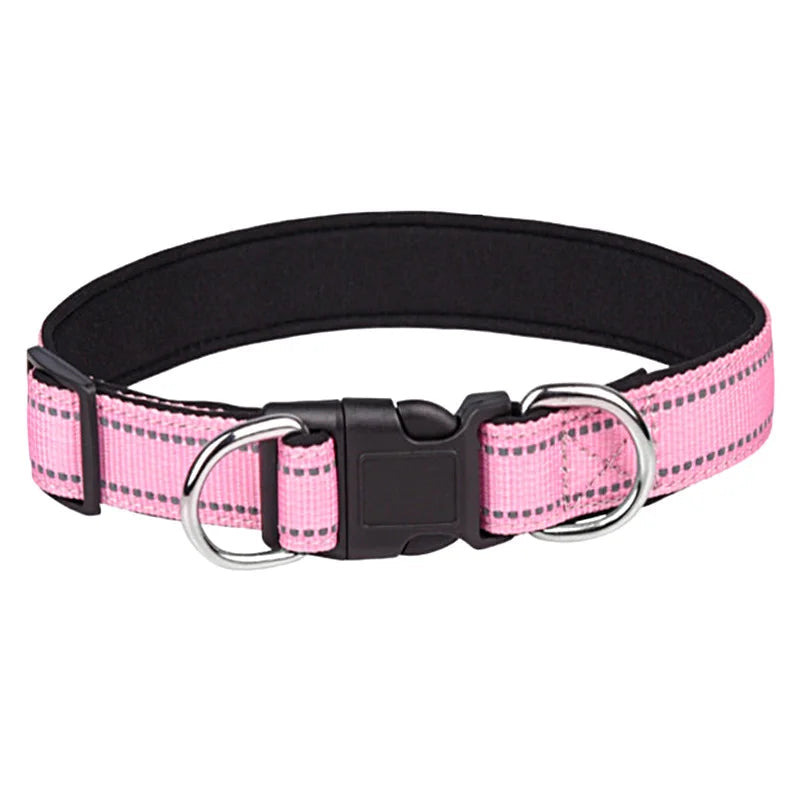 Collier rembourré rose clair pour chien avec bandes réfléchissantes