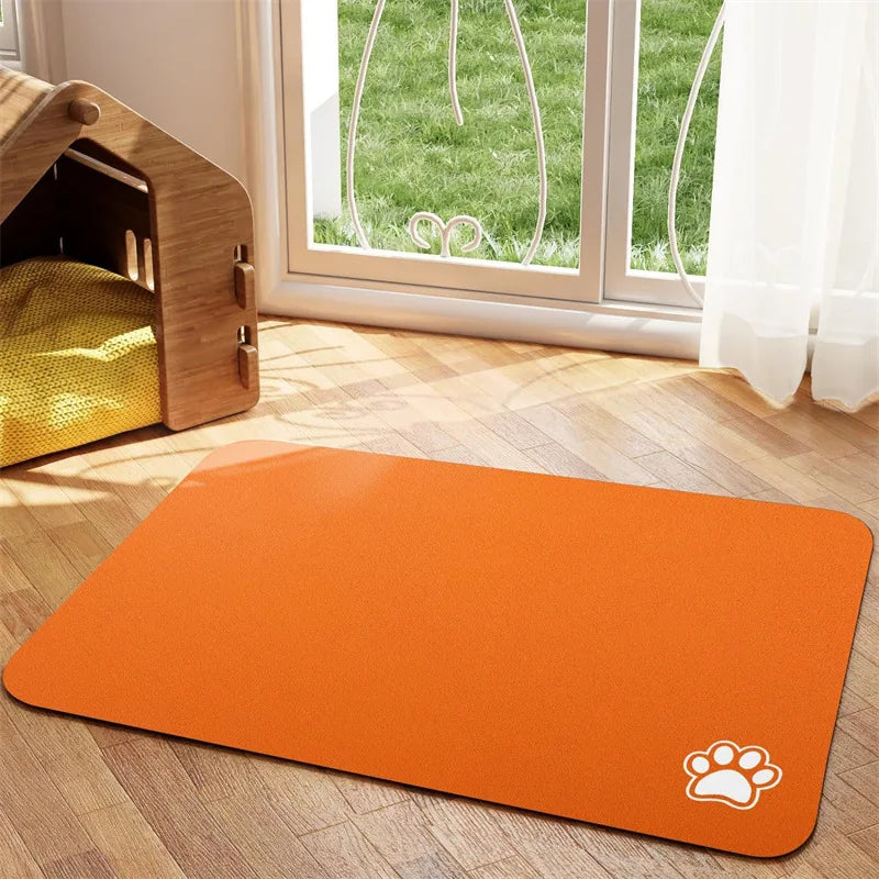 Tapis absorbant pour gamelle de chien couleur orange disponible en plusieurs talle S, M, L chez Noble Truffe
