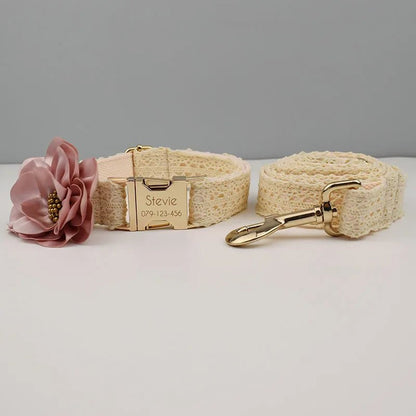 Collier avec Gravure en Dentelle Crème Personnalisé avec Laisse & Fleur – Gravure Prénom & Téléphone - Noble Truffe