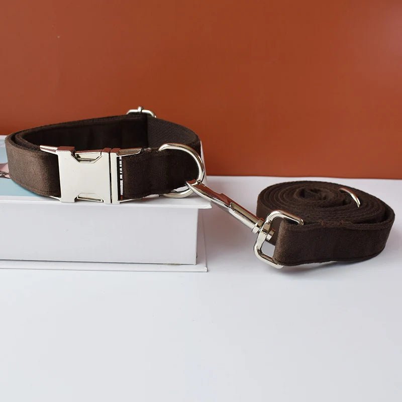 Collier en Velours Chocolat pour Chien – Gravure Personnalisée & Laisse Assortie - Noble Truffe