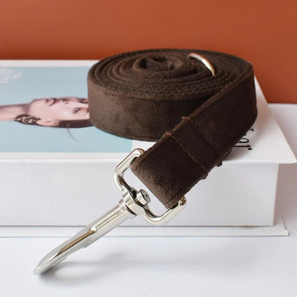 Collier en Velours Chocolat pour Chien – Gravure Personnalisée & Laisse Assortie - Noble Truffe
