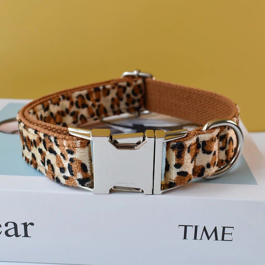 Collier Léopard pour Chien – Gravure Personnalisée, Laisse & Nœud Papillon - Noble Truffe