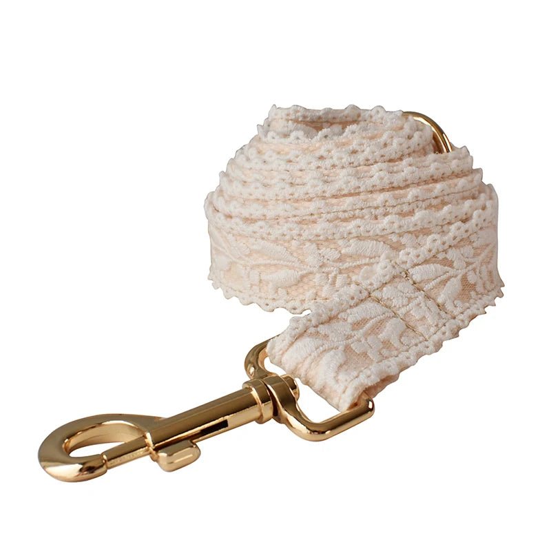 Collier pour Chien en Dentelle – Gravure Personnalisée, Fleur Amovible & Laisse Assortie - Noble Truffe