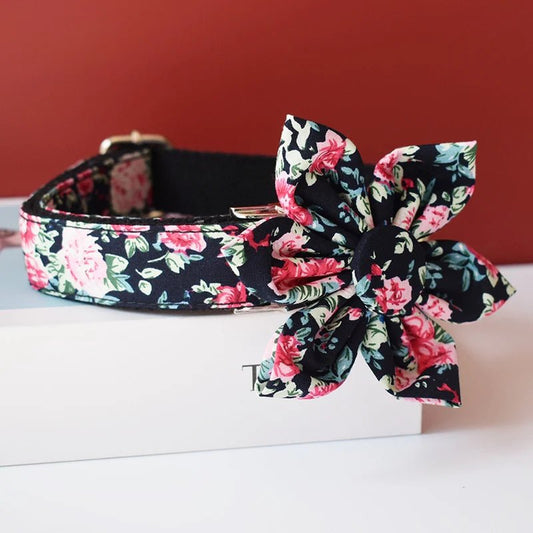 Collier pour Chien Noir à Fleurs Roses – Personnalisé avec Laisse et Fleur Amovible - Noble Truffe