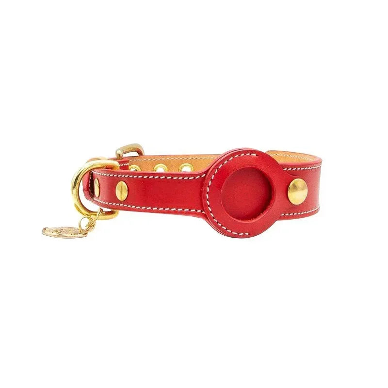 Collier AirTag rouge vif en cuir, idéal pour chien moyen ou petit avec boucle sécurisée.