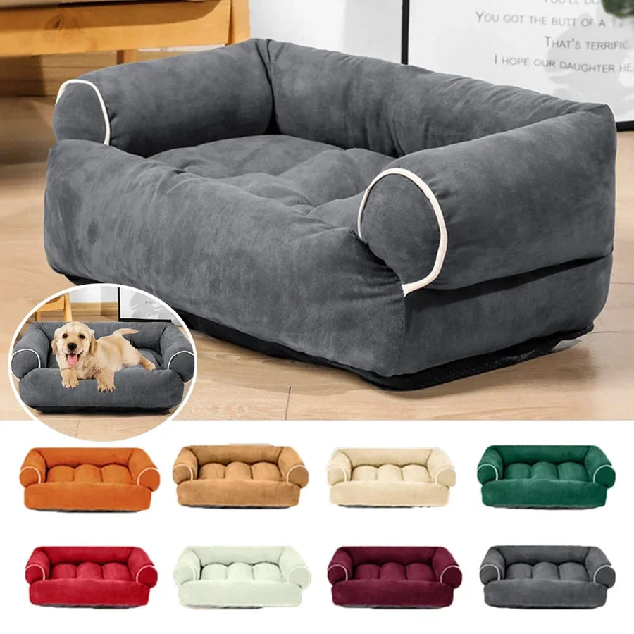 Coussin apaisant pour petit chien CozyNest™ gris avec rebords moelleux et forme nid rassurante.