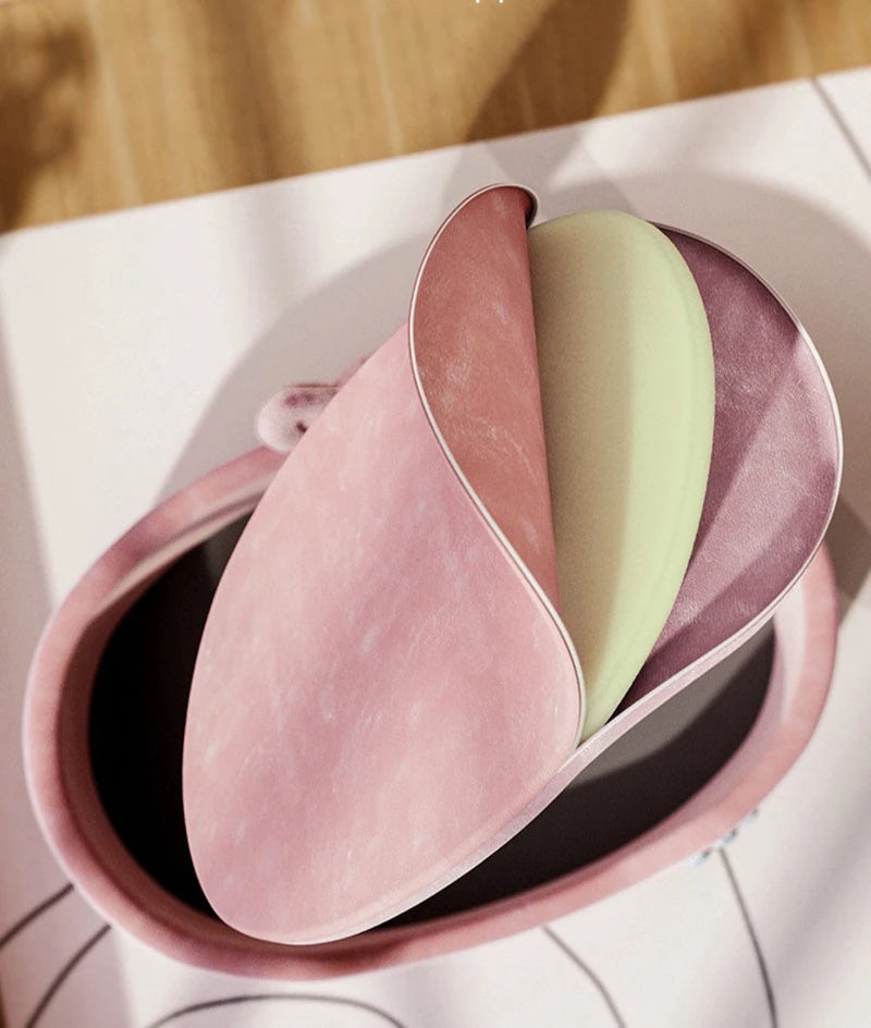 détail du panier pour petit chien rose avec coussin amovible et housse lavable pour un entretien facile