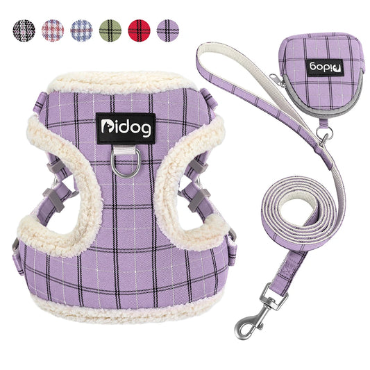 Ensemble harnais violet avec laisse assortie et sac à crottes pratique pour chien petit ou moyen.
