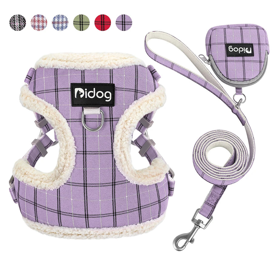 Ensemble harnais violet avec laisse assortie et sac à crottes pratique pour chien petit ou moyen.