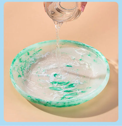 1 frisbee et gamelle à eau pour chien de couleur vert anti dérapant avec eau. Jouet volant pour chien 
