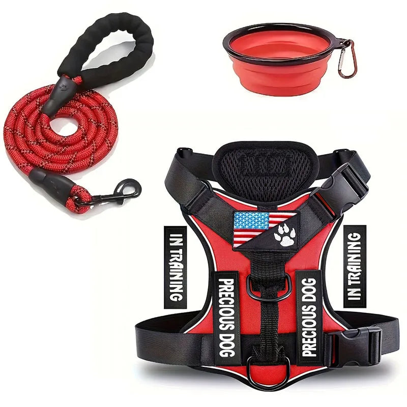 Kit harnais rouge avec laisse assortie et gamelle pliable, conçu pour chiens de toutes tailles.