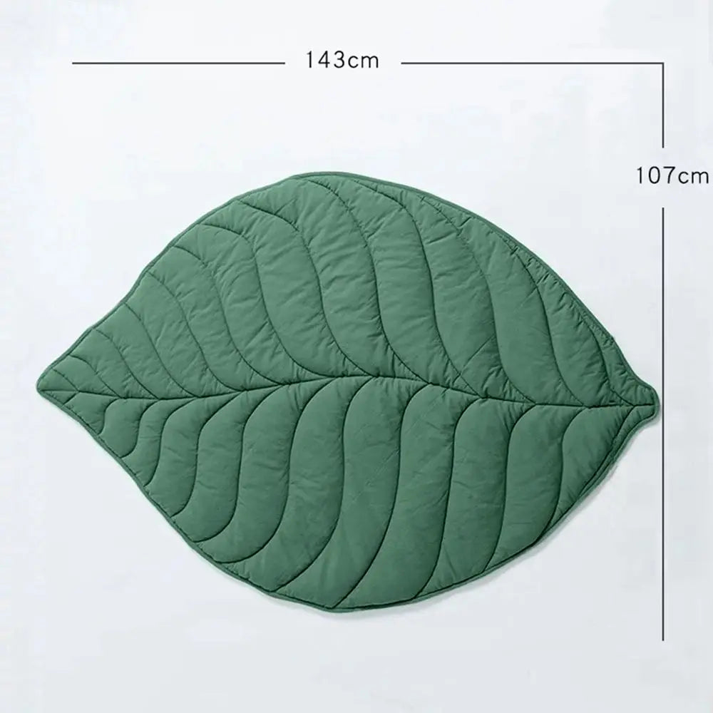 Dimensions du tapis pour chien en forme de feuille verte