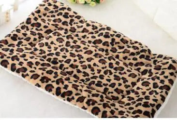 Tapis pour chien en polaire imprime leopard, doux et chaud pour toutes saisons